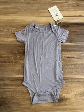 NWT Kyte Baby short sleeve bodysuit haze